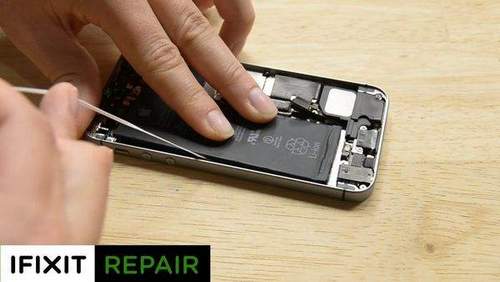 How to Replace a Battery in a Smartphone
