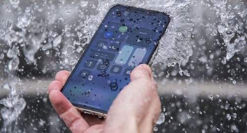 Iphone X Under Water Can